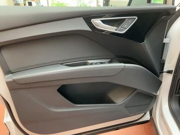 Audi Q4 E-tron 40 E-tron — photo 12