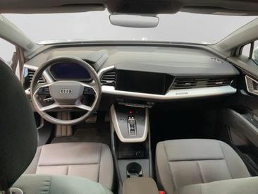 Audi Q4 E-tron 40 E-tron — photo 14