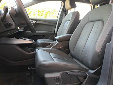 Audi Q4 E-tron 50 E-tron Quattro — photo 17