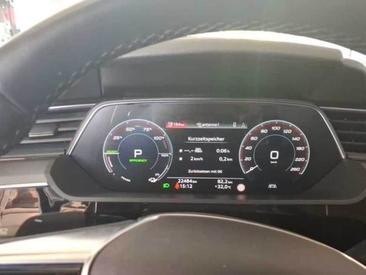 Audi E-tron Sportback Advanced 55 Quattro — photo 4