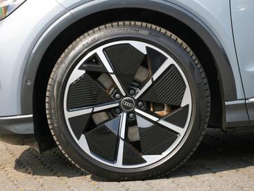 Audi Q4 E-tron 50 E-tron Quattro — photo 5