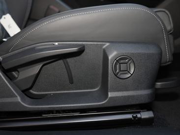 Audi Q4 E-tron 50 E-tron Quattro — photo 10