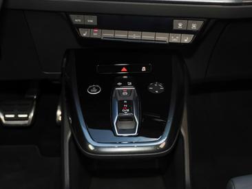 Audi Q4 E-tron 50 E-tron Quattro — photo 16
