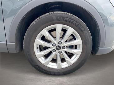 Audi Q3 TFSI E 45 TFSI E S Tronic — photo 7