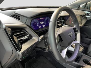 Audi Q4 E-tron 40 E-tron — photo 12