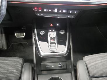 Audi Q4 E-tron 40 E-tron — photo 12