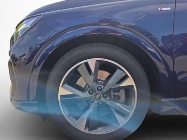 Audi Q4 E-tron 45 E-tron Quattro — photo 13