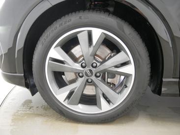 Audi Q4 E-tron 40 E-tron — photo 14