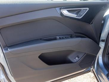 Audi Q4 E-tron 40 E-tron — photo 11