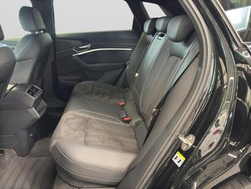 Audi E-tron 50 Quattro — photo 14