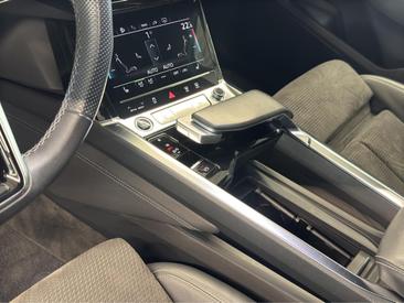 Audi E-tron 50 Quattro — photo 15
