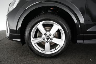 Audi Q2 S Line 35 TFSI S Tronic — photo 11