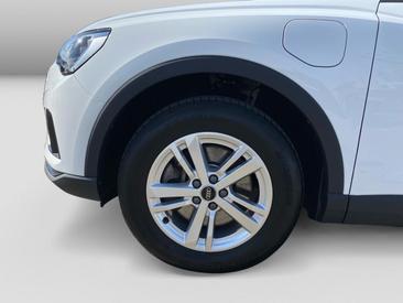 Audi Q3 TFSI E 45 TFSI E S Tronic — photo 4