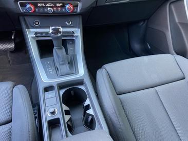 Audi Q3 TFSI E 45 TFSI E S Tronic — photo 7