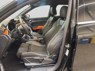 Audi Q3 TFSI E 45 TFSI E S Tronic — photo 13