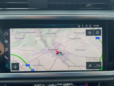 Audi Q3 TFSI E 45 TFSI E S Tronic — photo 12