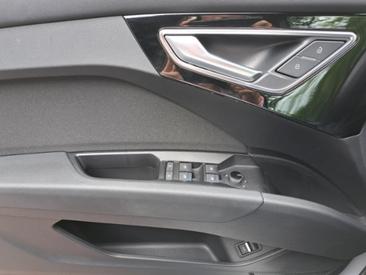 Audi Q4 E-tron 35 E-tron — photo 15