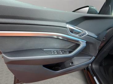 Audi E-tron S Line 55 Quattro — photo 10
