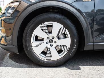 Audi E-tron 50 Quattro — photo 7