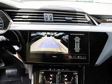 Audi E-tron 50 Quattro — photo 9