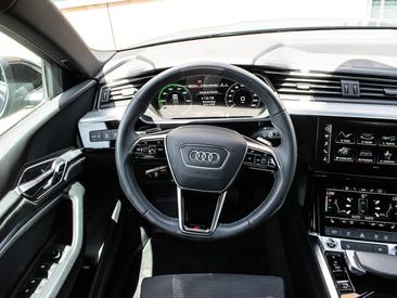 Audi E-tron 50 Quattro — photo 12