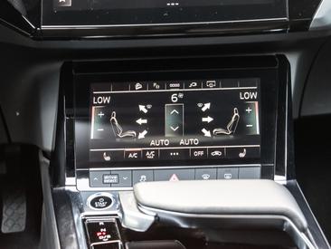 Audi E-tron 50 Quattro — photo 14