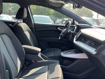Audi Q4 E-tron 50 E-tron Quattro — photo 10