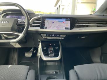 Audi Q4 E-tron 40 E-tron — photo 14