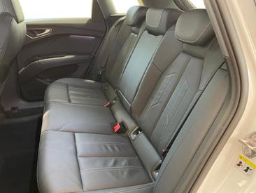 Audi Q4 E-tron 35 E-tron — photo 10