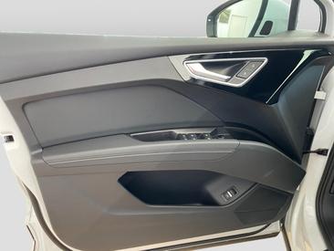 Audi Q4 E-tron 35 E-tron — photo 13