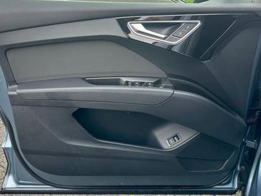 Audi Q4 E-tron 40 E-tron — photo 7