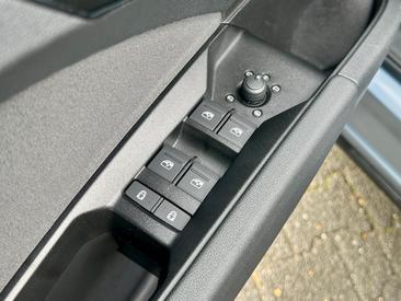 Audi Q4 E-tron 40 E-tron — photo 8