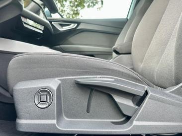 Audi Q4 E-tron 40 E-tron — photo 11