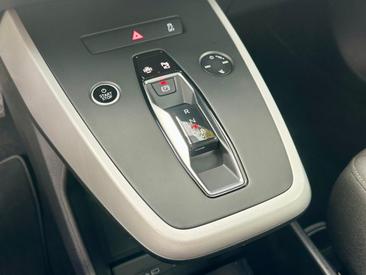 Audi Q4 E-tron 40 E-tron — photo 17