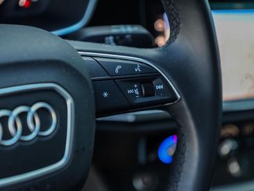 Audi Q3 TFSI E 45 TFSI E S Tronic — photo 15