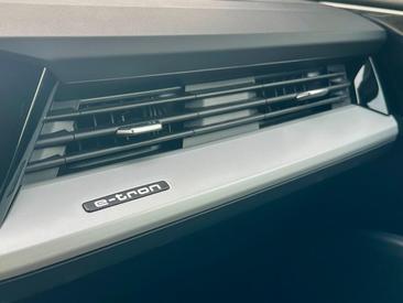 Audi Q4 E-tron 40 E-tron — photo 24