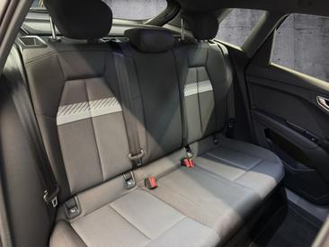 Audi Q4 E-tron 40 E-tron — photo 9