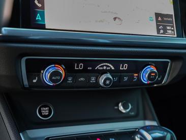Audi Q3 TFSI E 45 TFSI E S Tronic — photo 18