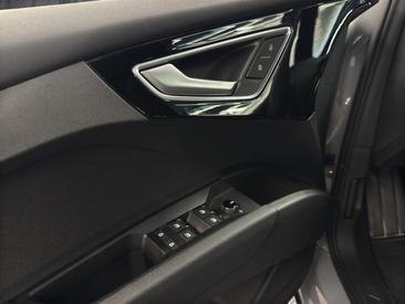 Audi Q4 E-tron 40 E-tron — photo 17