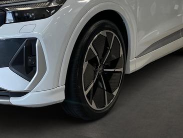 Audi Q4 E-tron 40 E-tron — photo 8