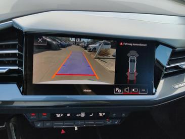 Audi Q4 E-tron 40 E-tron — photo 13