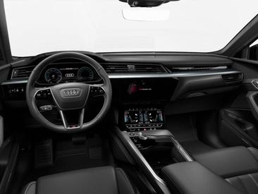Audi E-tron S Line 50 Quattro — photo 9
