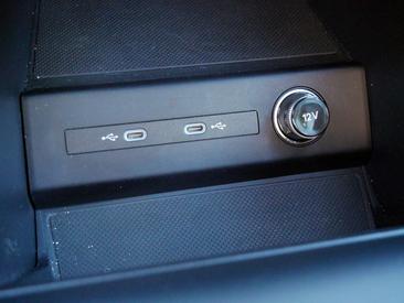Audi Q4 E-tron 40 E-tron — photo 16