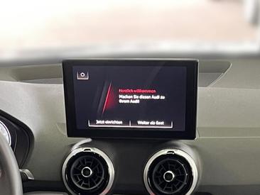 Audi Q2 Advanced 35 TFSI S Tronic — photo 12