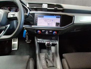 Audi Q3 TFSI E 45 E — photo 13