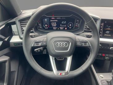 Audi A1 Sportback 35 TFSI — photo 11