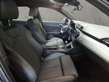 Audi Q3 TFSI E 45 E — photo 17