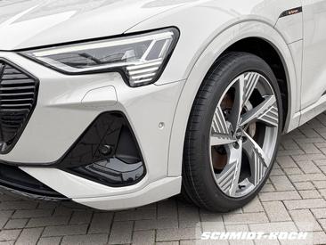 Audi E-tron 55 Quattro — photo 7