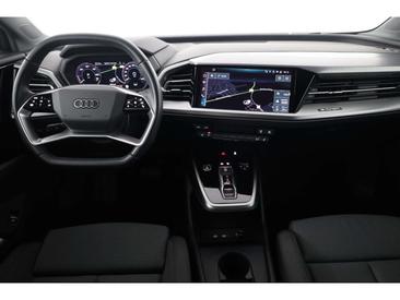 Audi Q4 E-tron 45 E-tron — photo 9