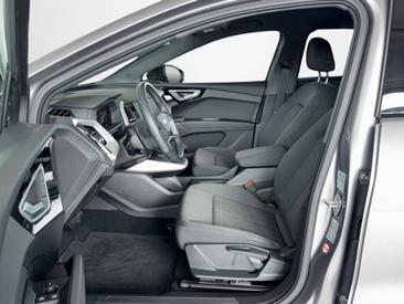 Audi Q4 E-tron 45 E-tron — photo 12